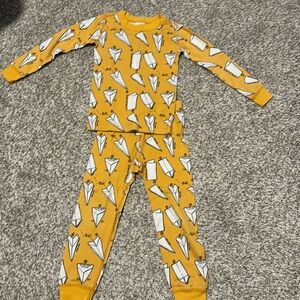 Hanna Andersson toddler pjs with paper airplanes. Size 4T